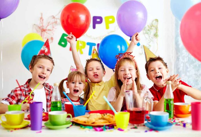 25 urodzinowych żartów dla dzieci, aby się głośno śmiać